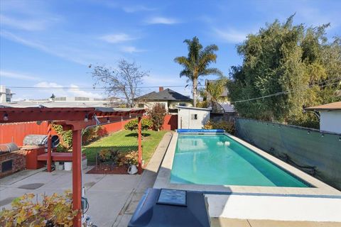 Tiny photo for 940 37th, OAKLAND, CA 94608 (MLS # ML82029242)