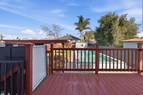 Tiny photo for 940 37th, OAKLAND, CA 94608 (MLS # ML82029242)