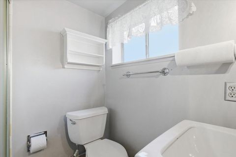 Tiny photo for 940 37th, OAKLAND, CA 94608 (MLS # ML82029242)