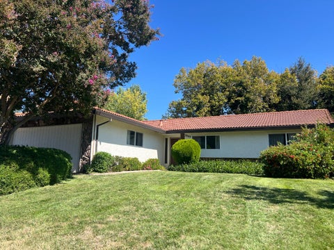 Photo of 7049 Reichmuth Way, SACRAMENTO, CA 95831 (MLS # ML82062101)