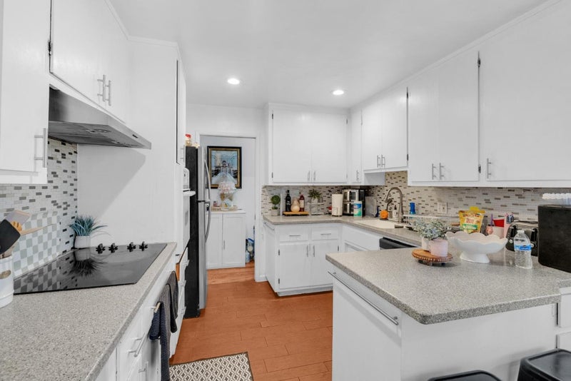 1567 Hawes Court