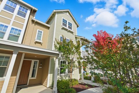 Photo of 211 Orbit Way Way, MOUNTAIN VIEW, CA 94043 (MLS # ML82025682)