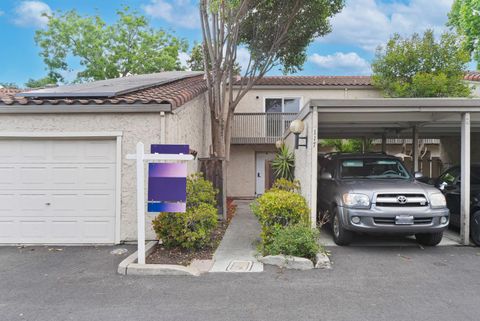 Photo of 117 Mission Drive, EAST PALO ALTO, CA 94303 (MLS # ML82047070)