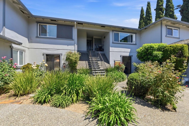 5222 Vera Lane