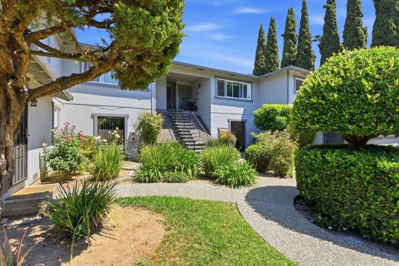 5222 Vera Lane