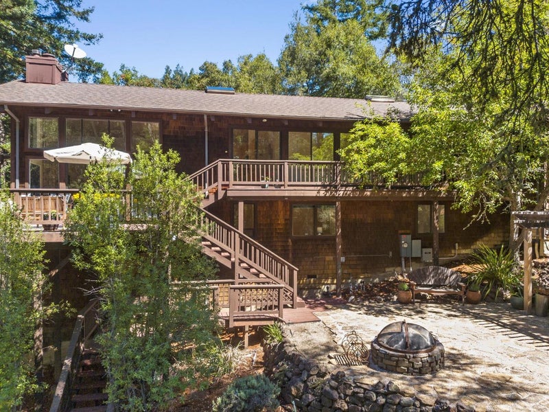 301 Canyon Oaks