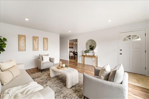 Tiny photo for 277 Young Circle, MARINA, CA 93933 (MLS # ML82034435)