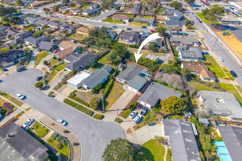 Tiny photo for 277 Young Circle, MARINA, CA 93933 (MLS # ML82034435)