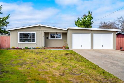 Tiny photo for 277 Young Circle, MARINA, CA 93933 (MLS # ML82034435)