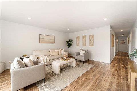 Tiny photo for 277 Young Circle, MARINA, CA 93933 (MLS # ML82034435)