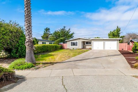 Tiny photo for 277 Young Circle, MARINA, CA 93933 (MLS # ML82034435)