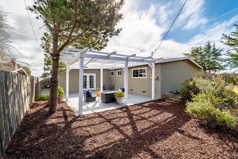 Tiny photo for 277 Young Circle, MARINA, CA 93933 (MLS # ML82034435)