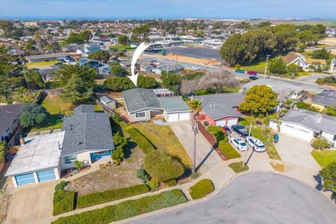 Tiny photo for 277 Young Circle, MARINA, CA 93933 (MLS # ML82034435)
