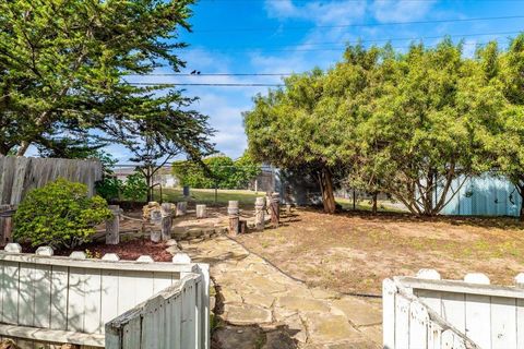 Tiny photo for 277 Young Circle, MARINA, CA 93933 (MLS # ML82034435)