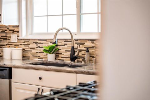 Tiny photo for 277 Young Circle, MARINA, CA 93933 (MLS # ML82034435)