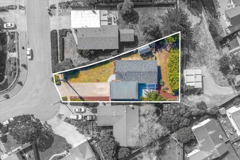 Tiny photo for 277 Young Circle, MARINA, CA 93933 (MLS # ML82034435)