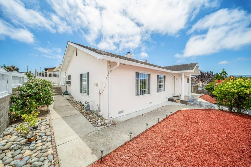 1696 Vallejo Street