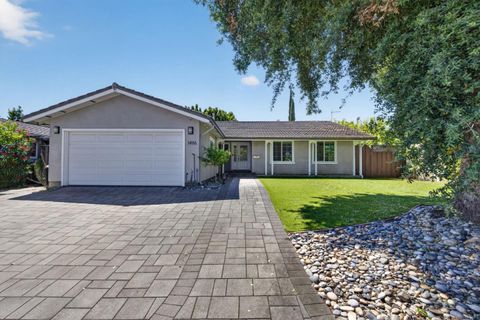 Photo of 1496 Portobelo Drive, San Jose, CA 95118 (MLS # ML82052267)