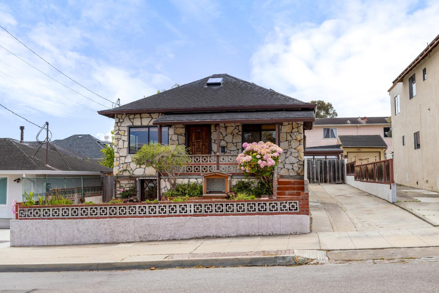 833 Hellam Street