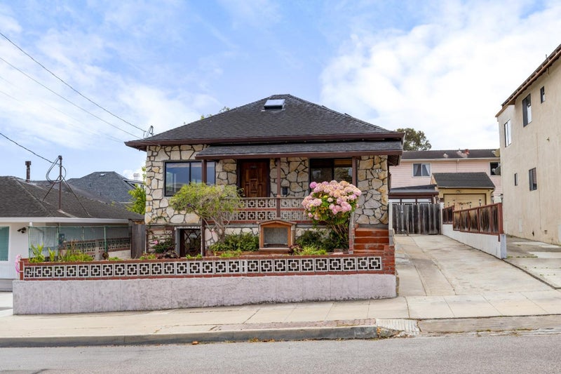 833 Hellam Street