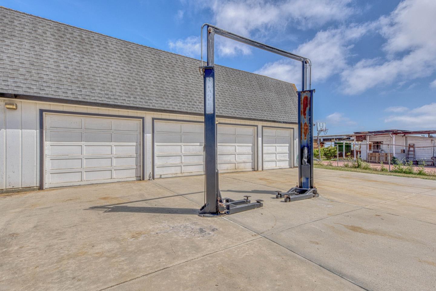 752 A Middlefield Road A