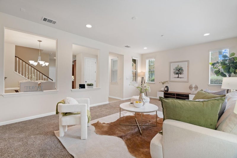 5300 Fioli Loop