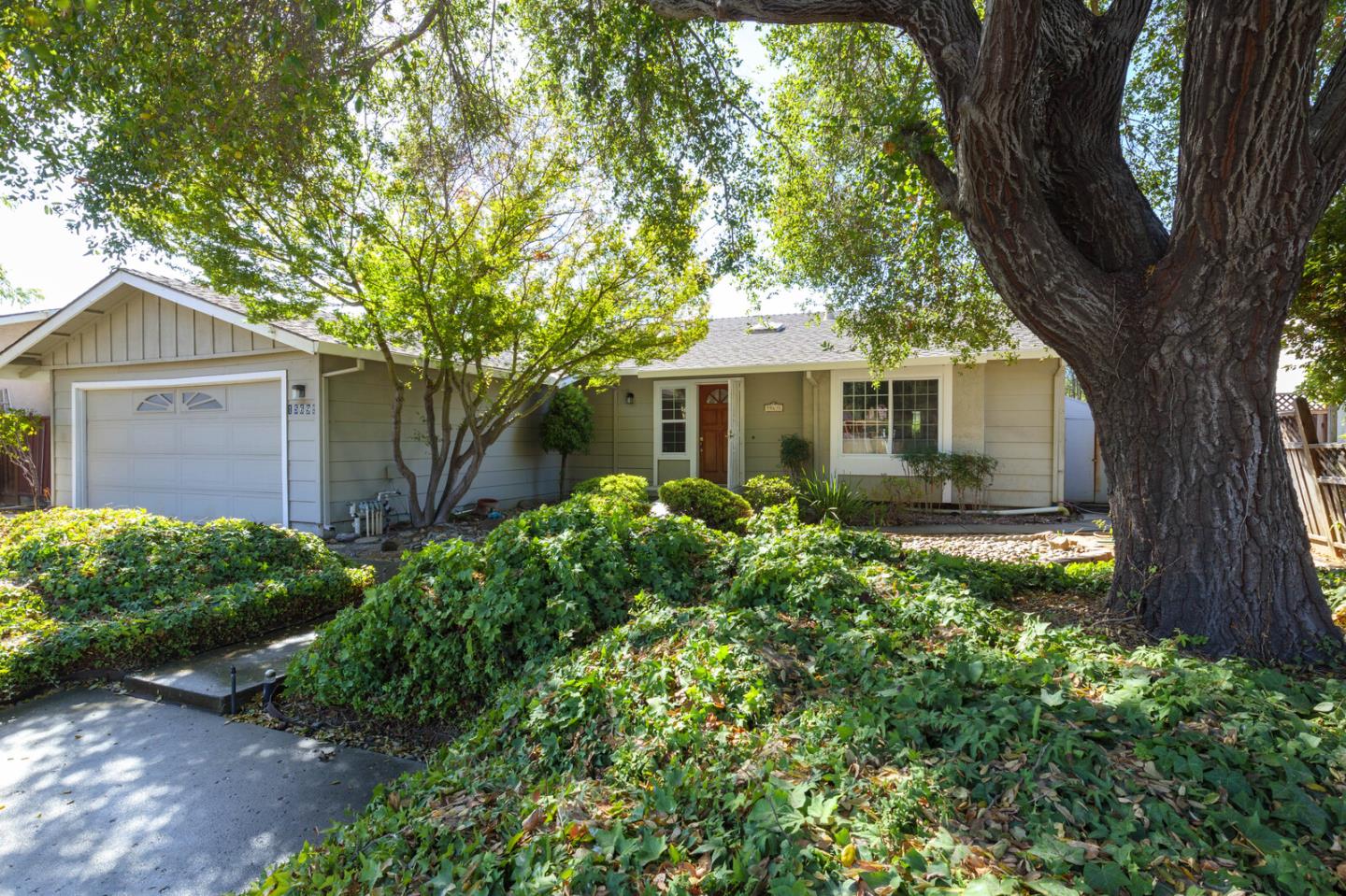 15695 La Jolla CT