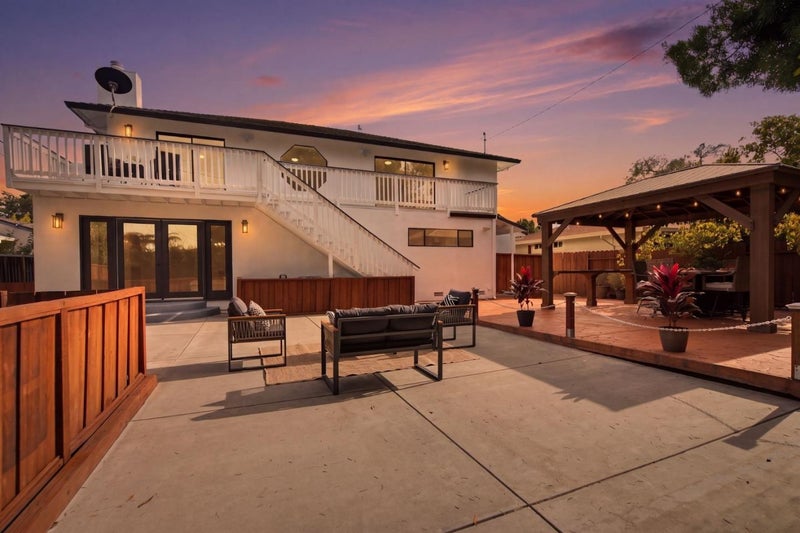 1035 Lorne Way