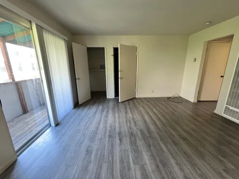 MLS: ML82064105