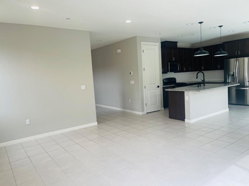 665 Tanoak Court