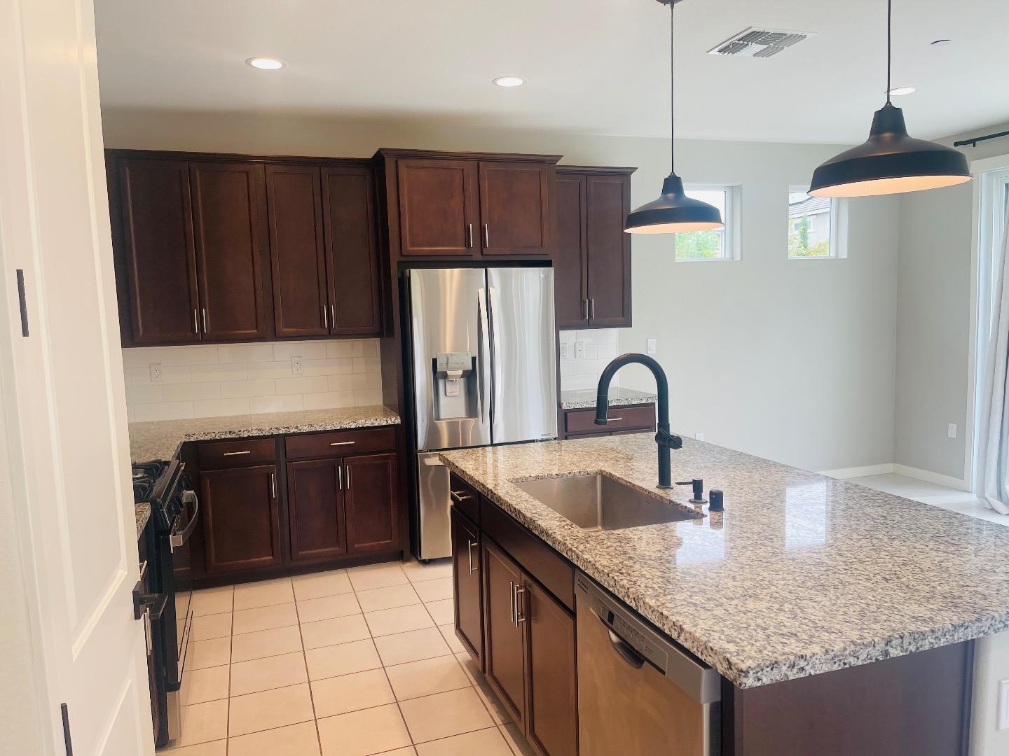 665 Tanoak Court