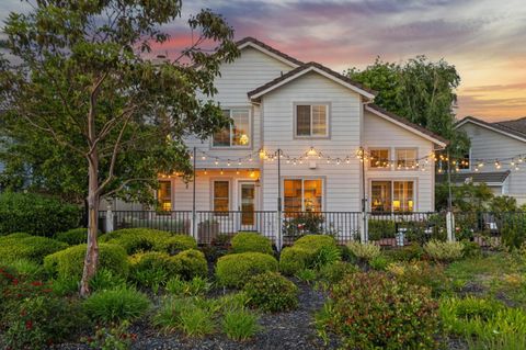Photo of 392 Saint Martin Drive, Redwood Shores, CA 94065 (MLS # ML82045421)
