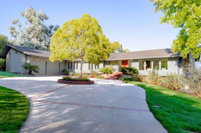 40 Hillbrook Drive