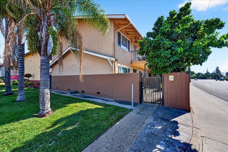 5601 Hoffman Court