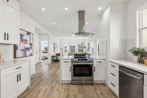 Tiny photo for 730 3rd Lane Ln, SOUTH SAN FRANCISCO, CA 94080 (MLS # ML82037438)