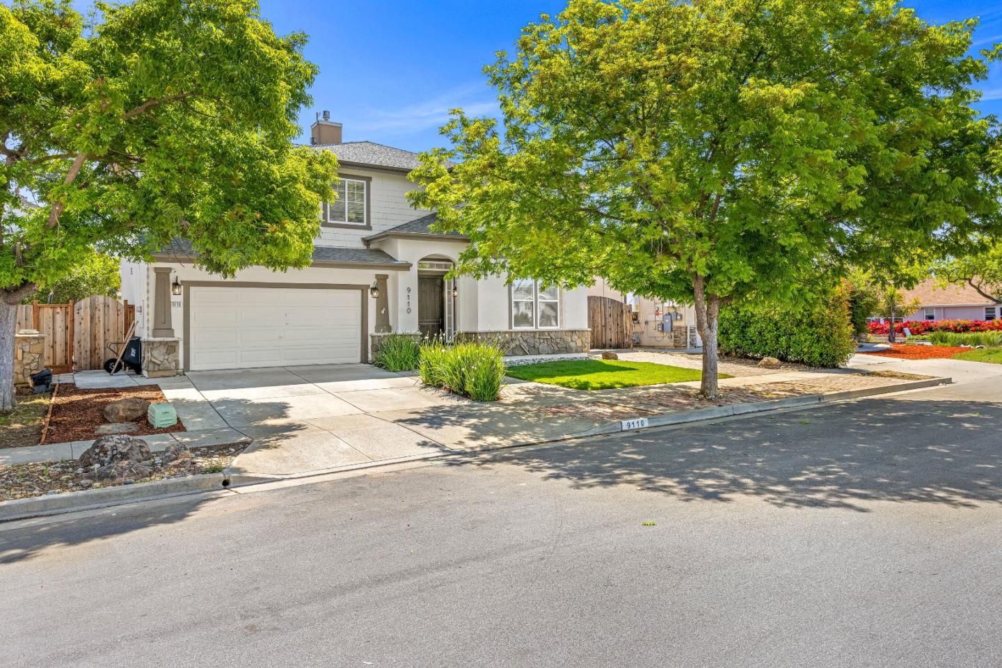 9110 Avezan Way