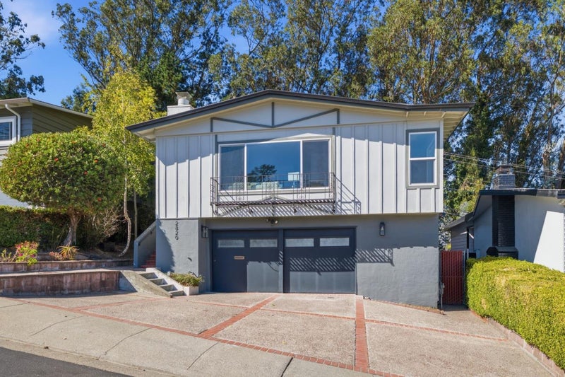 2820 Evergreen