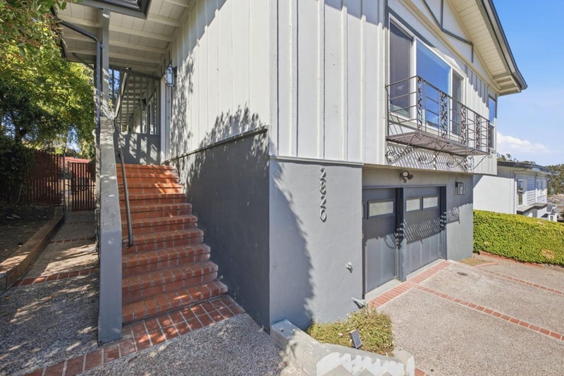 2820 Evergreen