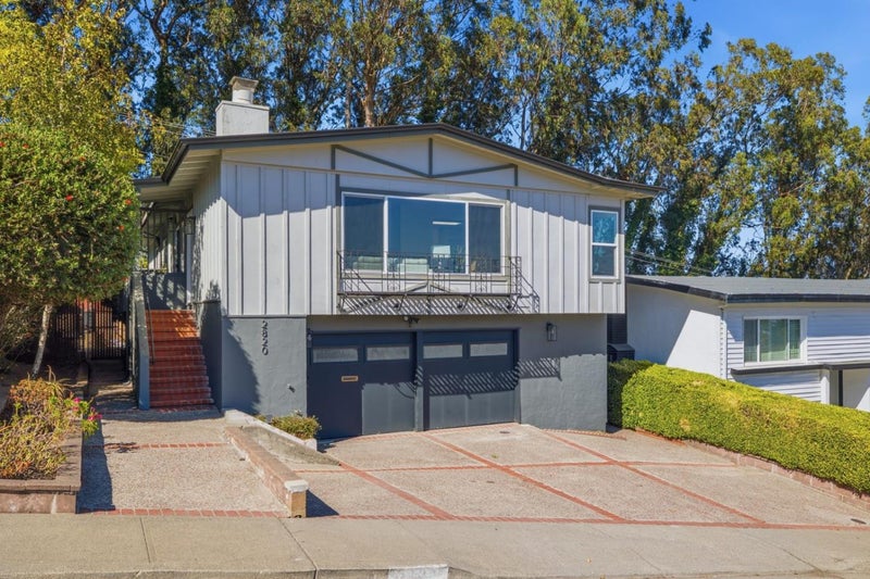 2820 Evergreen