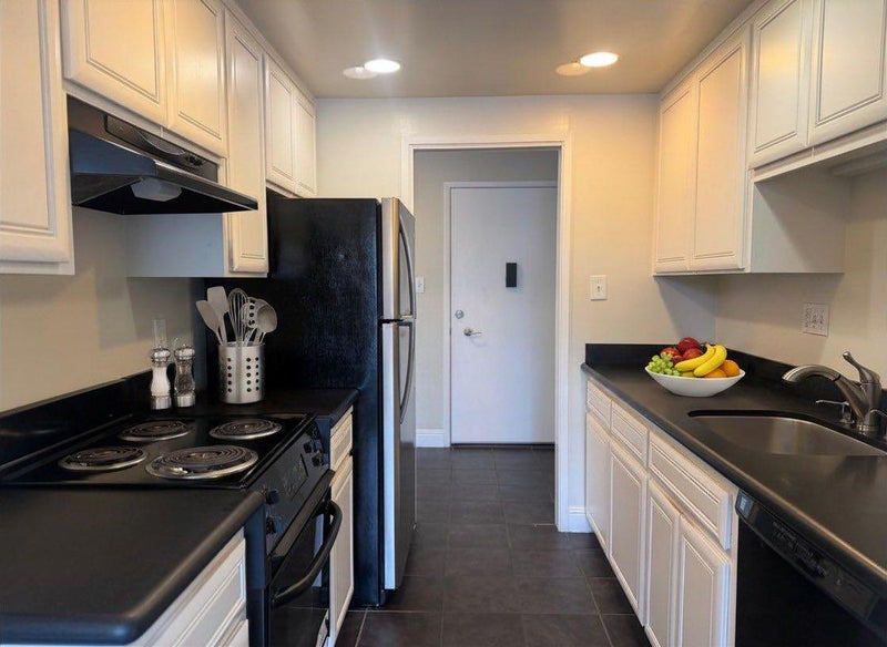 1469 El Camino Real 1