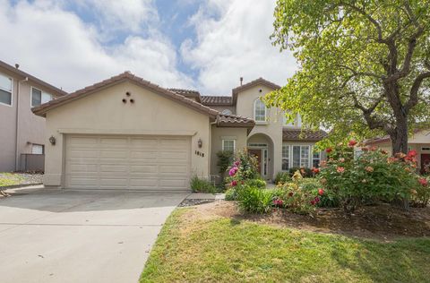 Photo of 1818 Lancashire Drive, Salinas, CA 93906 (MLS # ML82028097)