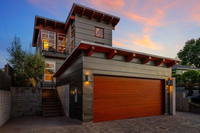 436 Lakeview Way