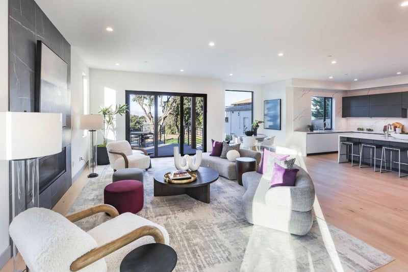 1127 Hillslope Place