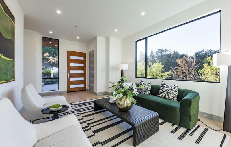 1127 Hillslope Place