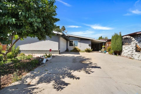 Photo of 1843 Ocala Avenue, SAN JOSE, CA 95122 (MLS # ML82063972)