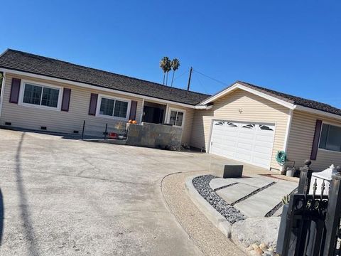 Photo of 2433 New Jersey Avenue, SAN JOSE, CA 95124 (MLS # ML82027083)