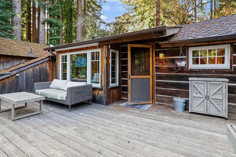 252 Blakewood Way