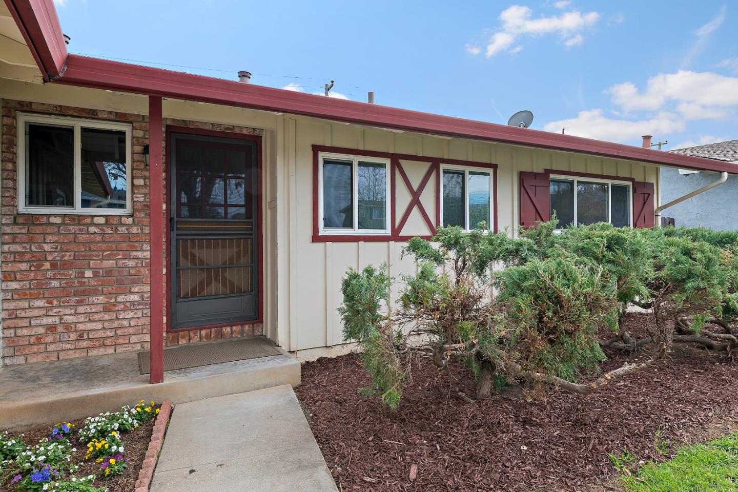 5576 Sunny Oaks Drive