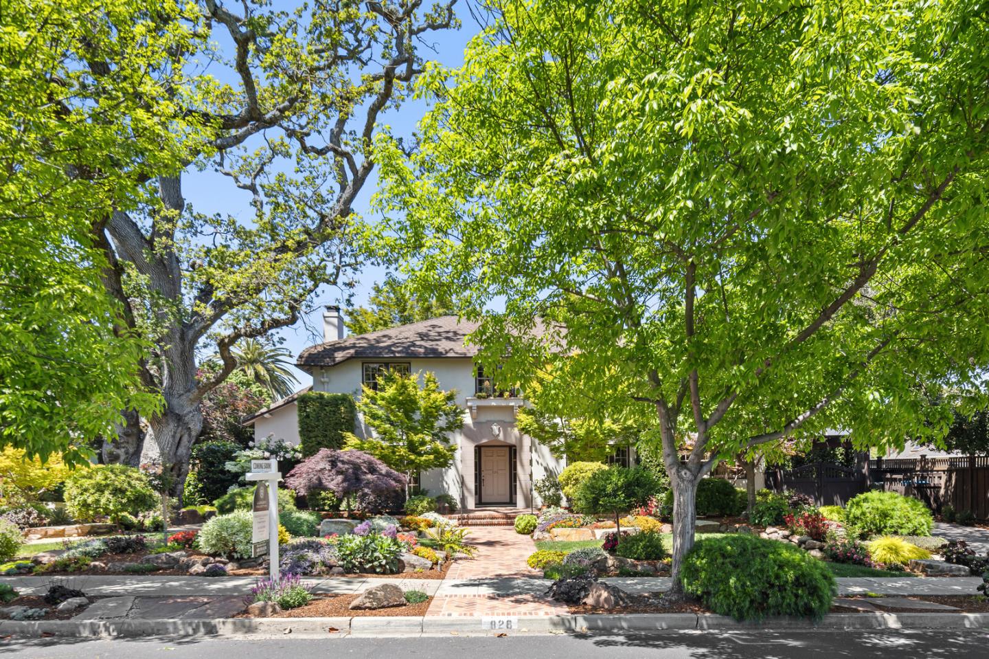 828 Blandford Boulevard