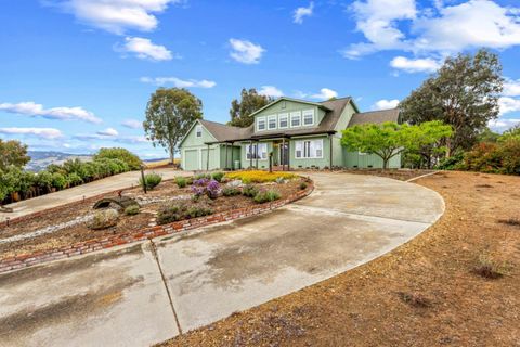 Photo of 10230 Whiskey Hill Lane, GILROY, CA 95020 (MLS # ML82045136)